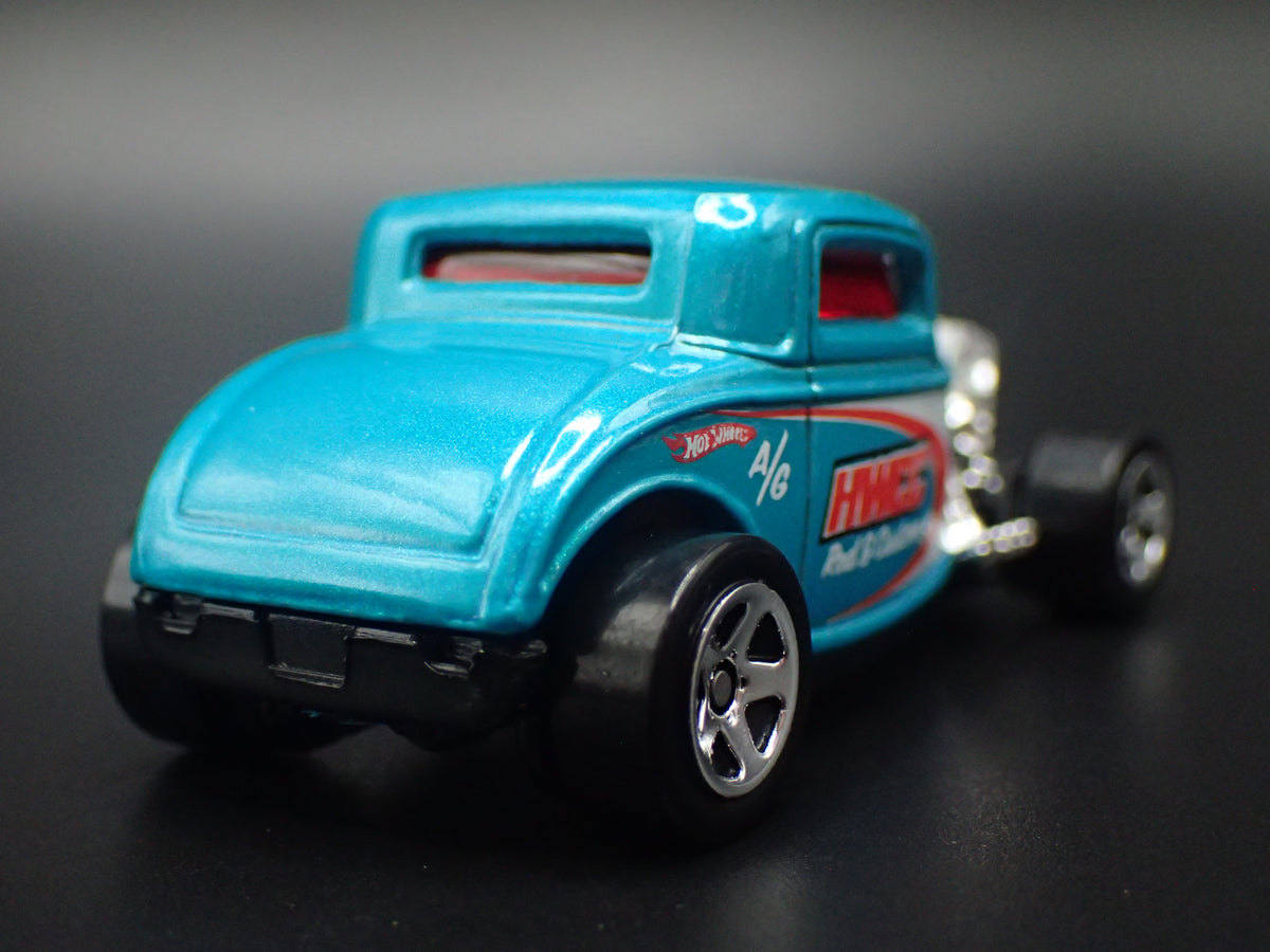 1932 32 FORD COUPE HOT ROD TEAL 1:64 SCALE COLLECTIBLE DIORAMA DIECAST MODEL CAR