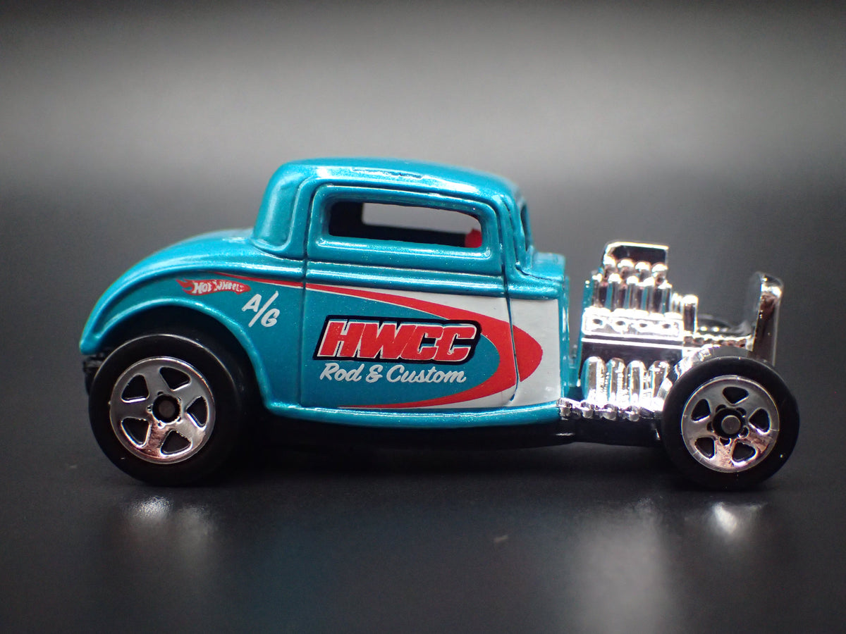 1932 32 FORD COUPE HOT ROD TEAL 1:64 SCALE COLLECTIBLE DIORAMA DIECAST MODEL CAR
