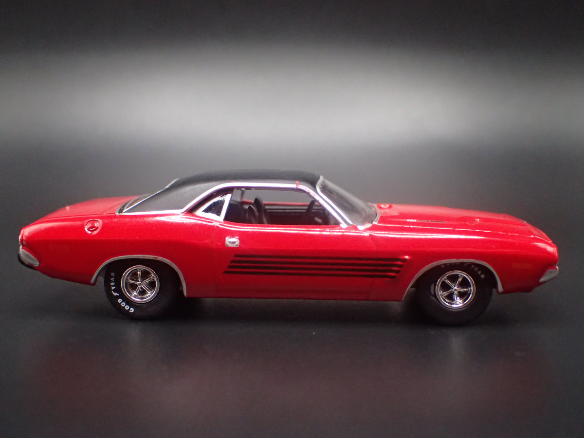 1974 74 DODGE CHALLENGER RALLYE 1/64 SCALE COLLECTIBLE DIORAMA DIECAST MODEL CAR