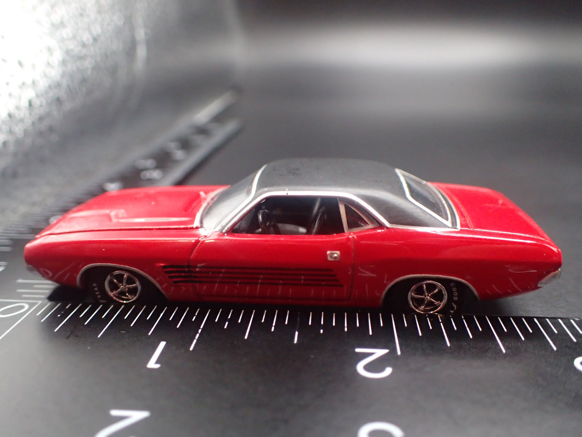 1974 74 DODGE CHALLENGER RALLYE 1/64 SCALE COLLECTIBLE DIORAMA DIECAST MODEL CAR