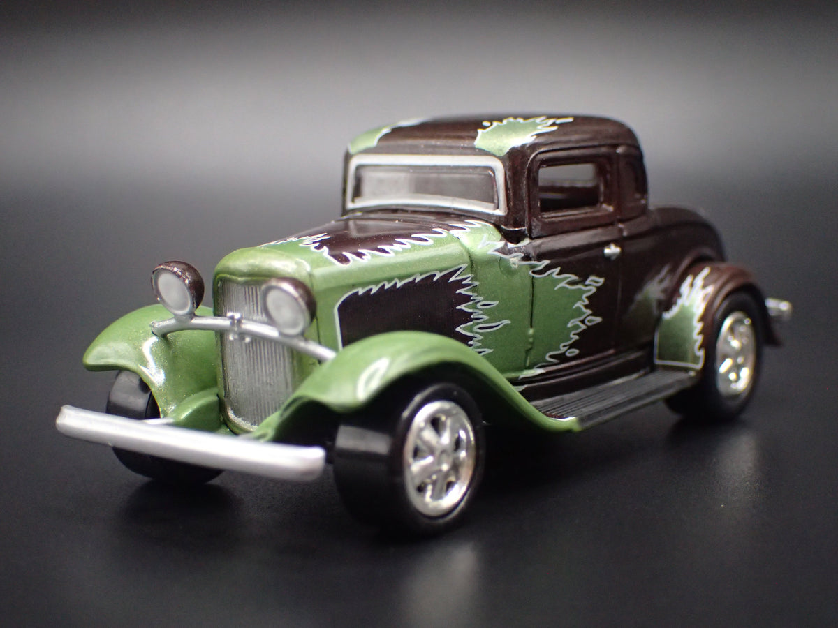 1932 32 FORD COUPE HOT ROD 1:64 SCALE COLLECTIBLE DIORAMA DIECAST MODEL CAR
