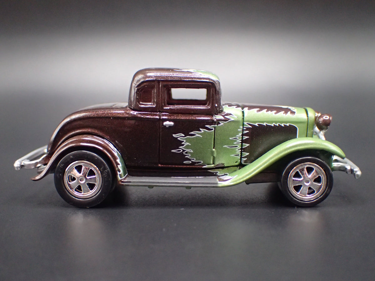 1932 32 FORD COUPE HOT ROD 1:64 SCALE COLLECTIBLE DIORAMA DIECAST MODEL CAR