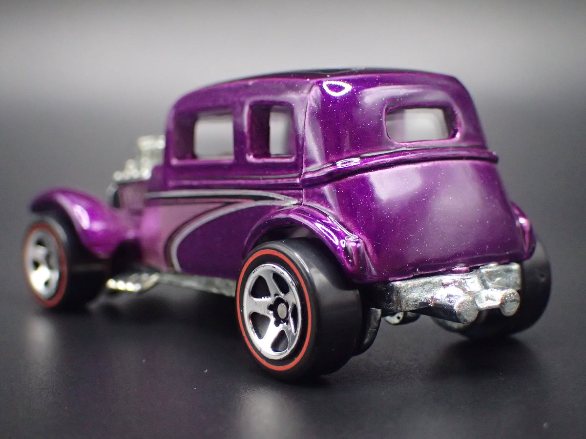 1932 32 FORD VICKY HOT ROD PURPLE 1:64 SCALE COLLECTIBLE DIORAMA DIECAST MODEL CAR