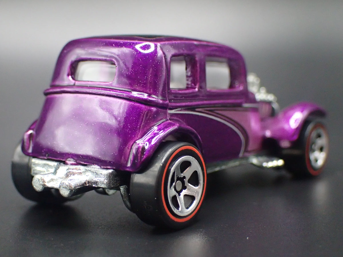 1932 32 FORD VICKY HOT ROD PURPLE 1:64 SCALE COLLECTIBLE DIORAMA DIECAST MODEL CAR