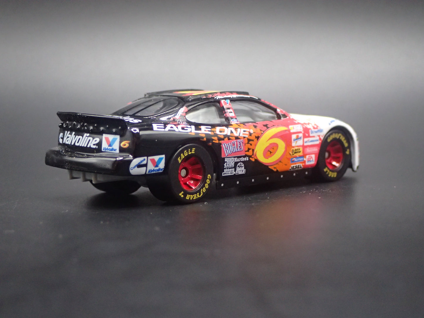 1999 99 FORD TAURUS 6 MARK MARTIN NASCAR 1/64 SCALE DIECAST MODEL CAR