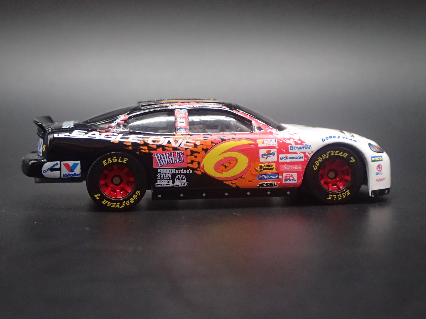 1999 99 FORD TAURUS 6 MARK MARTIN NASCAR 1/64 SCALE DIECAST MODEL CAR