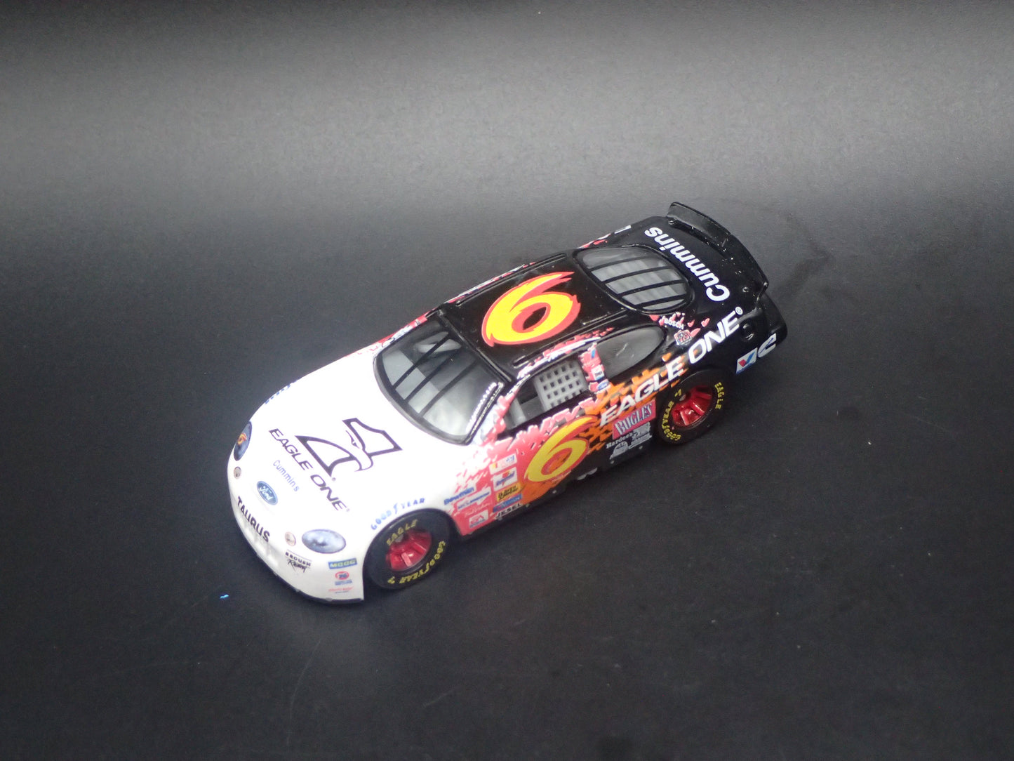 1999 99 FORD TAURUS 6 MARK MARTIN NASCAR 1/64 SCALE DIECAST MODEL CAR