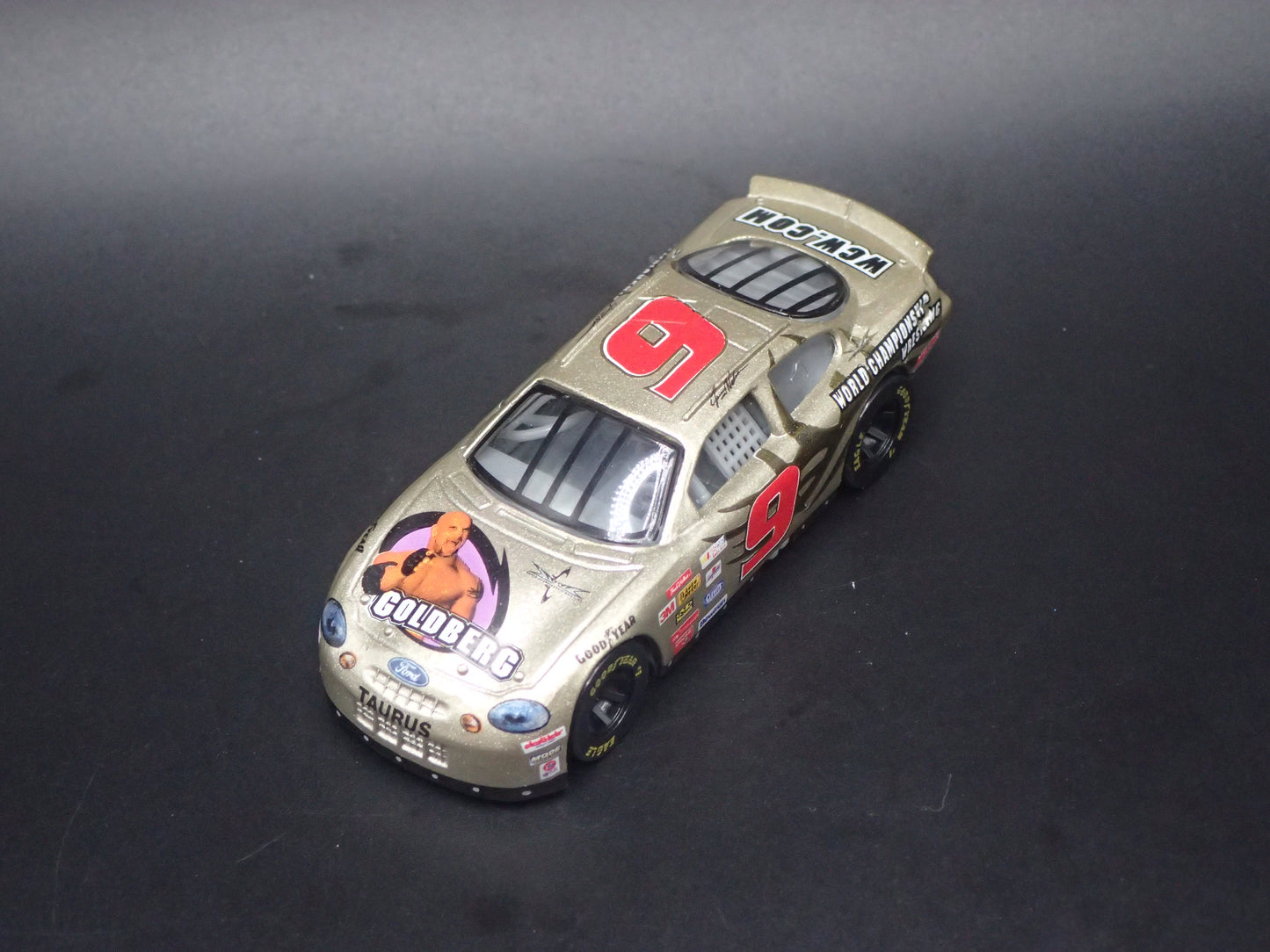 1999 99 FORD TAURUS 9 JERRY NADEAU NASCAR 1/64 SCALE DIECAST MODEL CAR