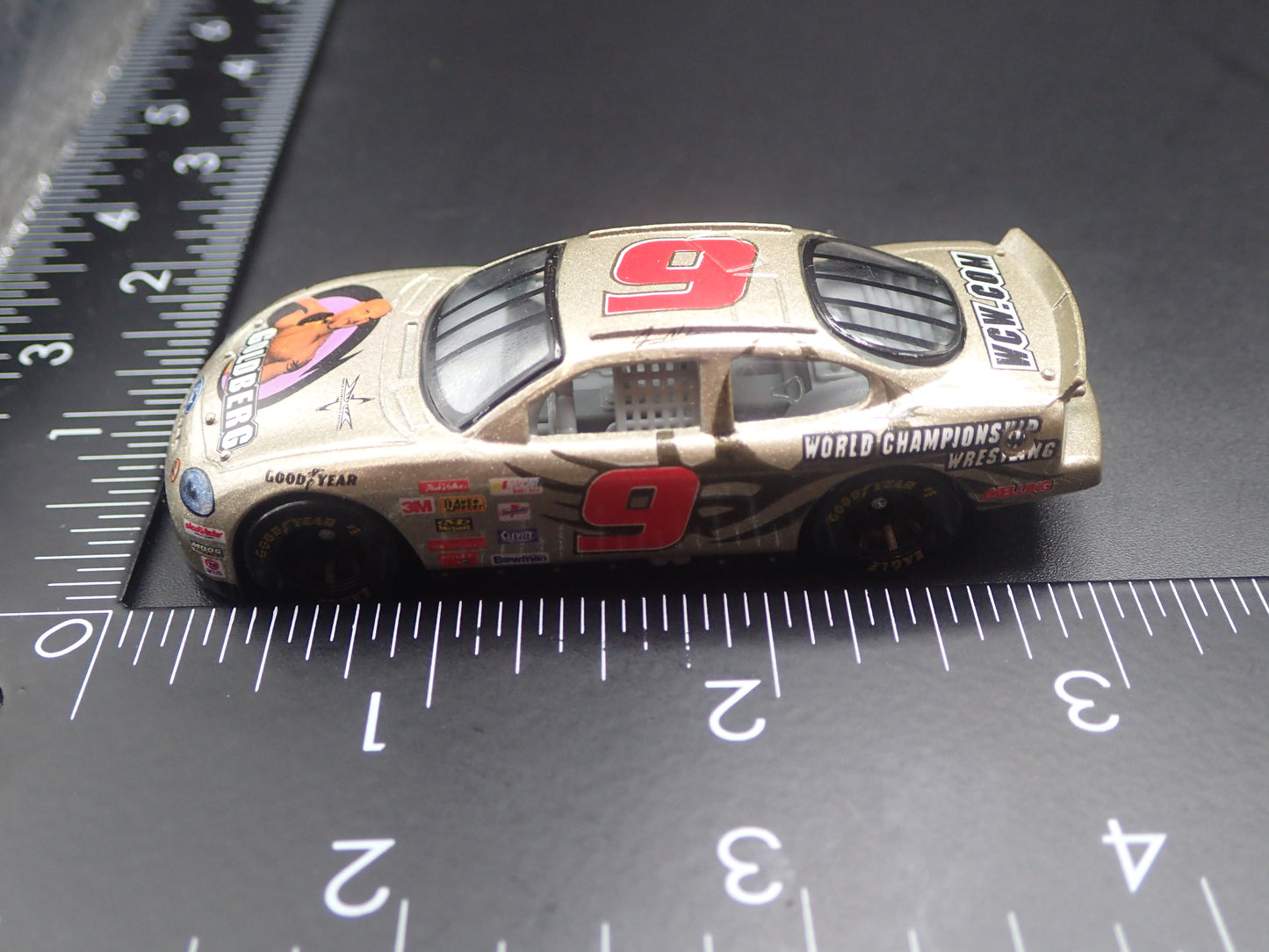 1999 99 FORD TAURUS 9 JERRY NADEAU NASCAR 1/64 SCALE DIECAST MODEL CAR