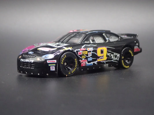 1999 99 FORD TAURUS 9 JERRY NADEAU NASCAR 1/64 SCALE DIECAST MODEL CAR