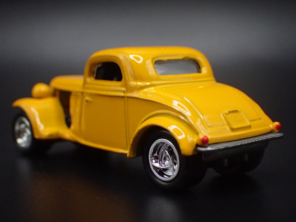 1934 34 FORD COUPE HOT ROD YELLOW 1:64 SCALE COLLECTIBLE DIORAMA DIECAST MODEL CAR