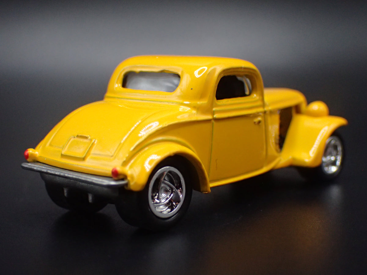 1934 34 FORD COUPE HOT ROD YELLOW 1:64 SCALE COLLECTIBLE DIORAMA DIECAST MODEL CAR