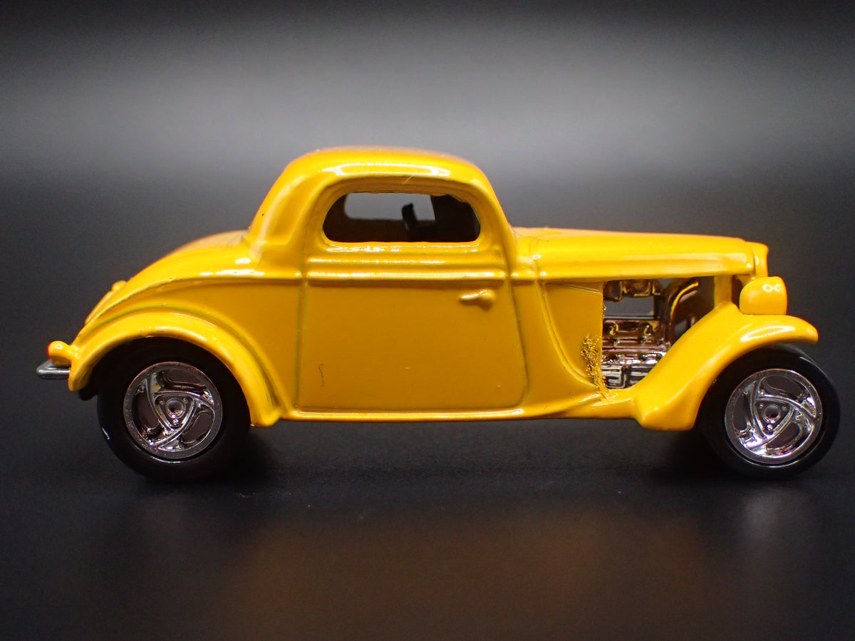 1934 34 FORD COUPE HOT ROD YELLOW 1:64 SCALE COLLECTIBLE DIORAMA DIECAST MODEL CAR