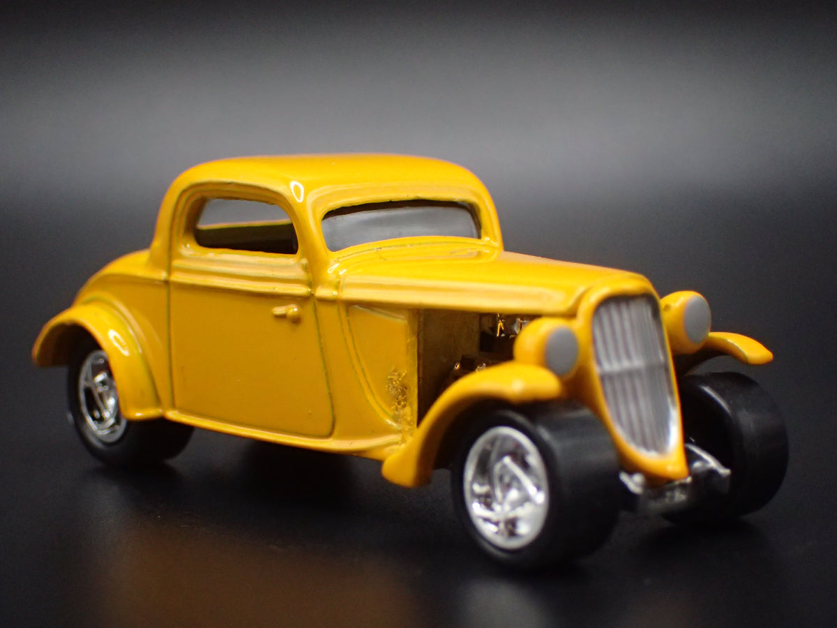 1934 34 FORD COUPE HOT ROD YELLOW 1:64 SCALE COLLECTIBLE DIORAMA DIECAST MODEL CAR