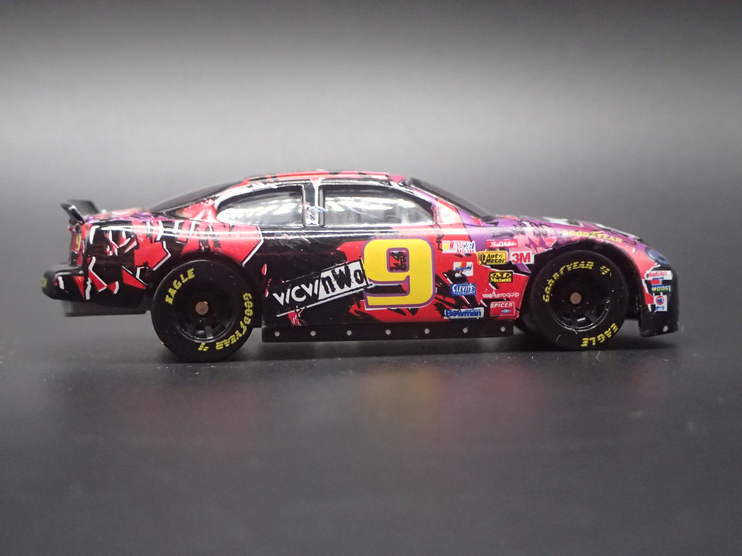 1999 99 FORD TAURUS 9 JERRY NADEAU NASCAR 1/64 SCALE DIECAST MODEL CAR