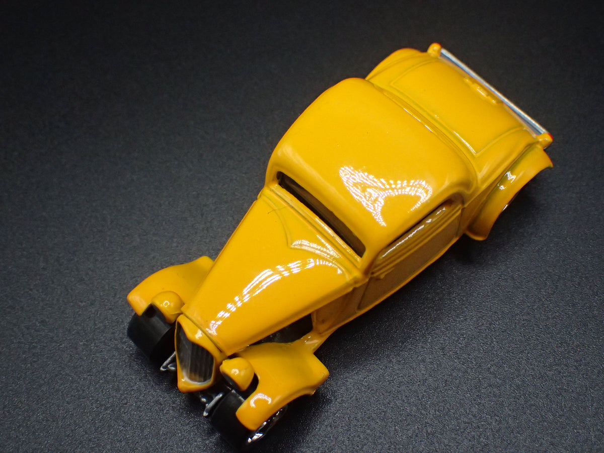 1934 34 FORD COUPE HOT ROD YELLOW 1:64 SCALE COLLECTIBLE DIORAMA DIECAST MODEL CAR