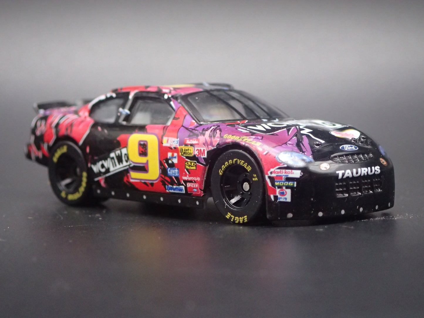 1999 99 FORD TAURUS 9 JERRY NADEAU NASCAR 1/64 SCALE DIECAST MODEL CAR