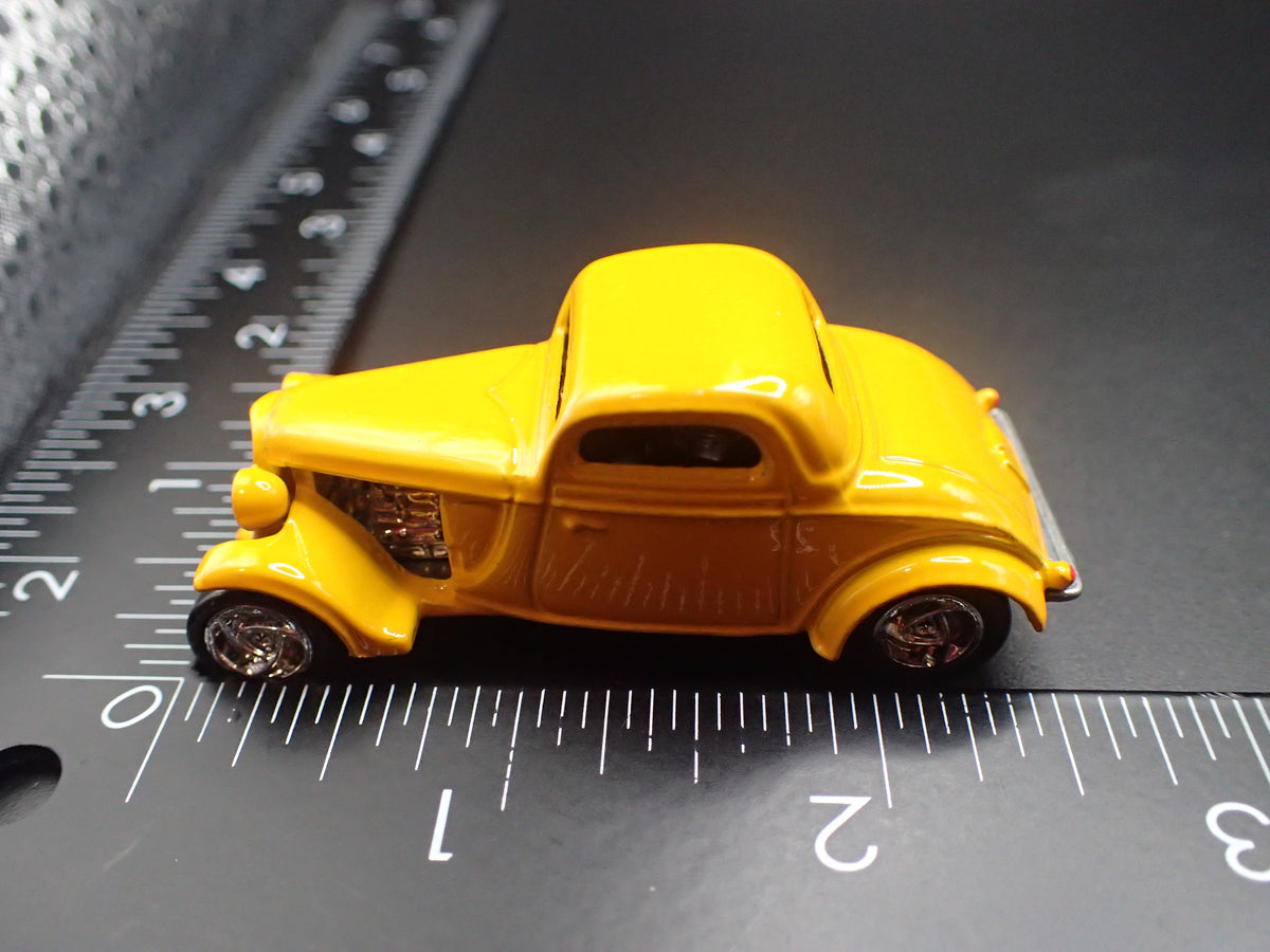 1934 34 FORD COUPE HOT ROD YELLOW 1:64 SCALE COLLECTIBLE DIORAMA DIECAST MODEL CAR