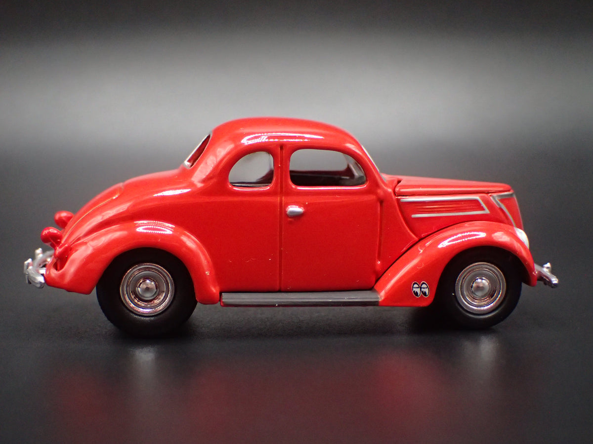1937 37 FORD COUPE RED 1:64 SCALE LIMITED COLLECTIBLE DIORAMA DIECAST MODEL CAR