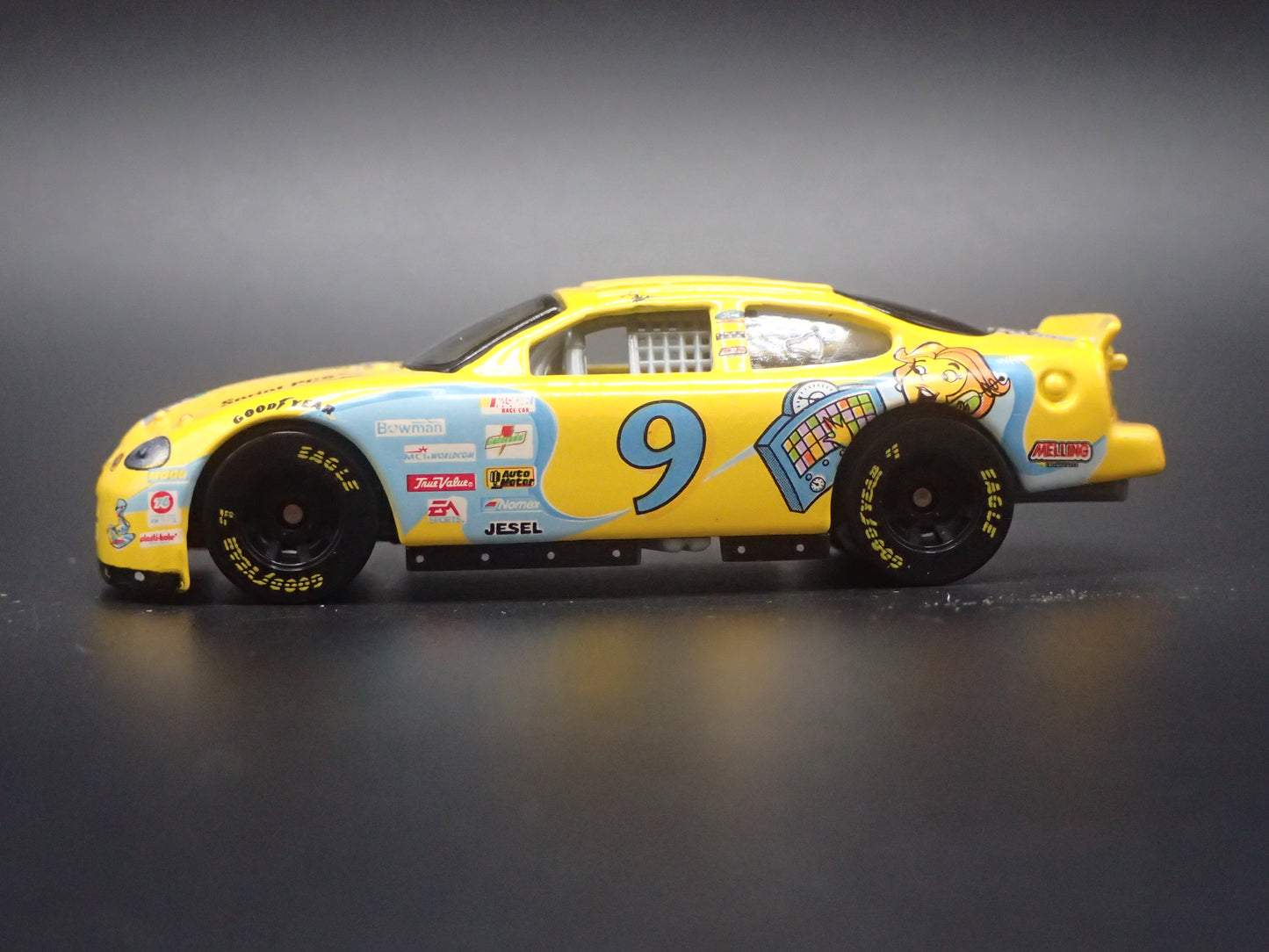 1999 99 FORD TAURUS 9 JERRY NADEAU NASCAR 1/64 SCALE DIECAST MODEL CAR