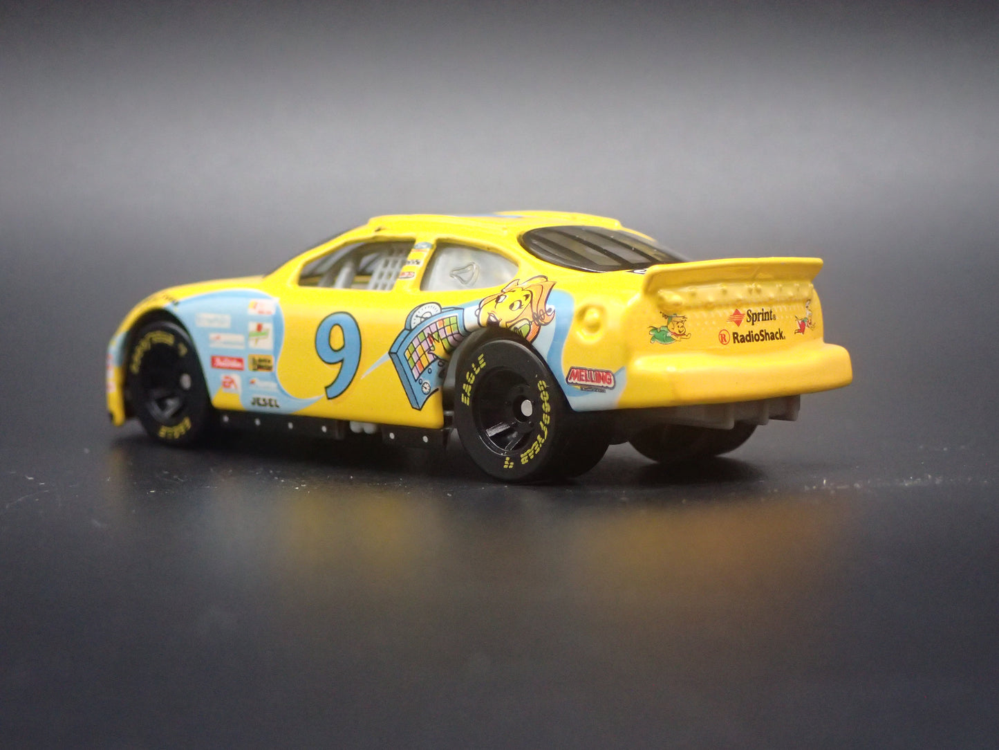 1999 99 FORD TAURUS 9 JERRY NADEAU NASCAR 1/64 SCALE DIECAST MODEL CAR