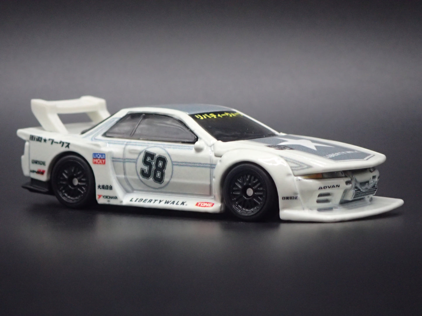 1989-1994 NISSAN SKYLINE GTR R32 LB-KAIDO WORKS 1:64 SCALE DIECAST MODEL CAR