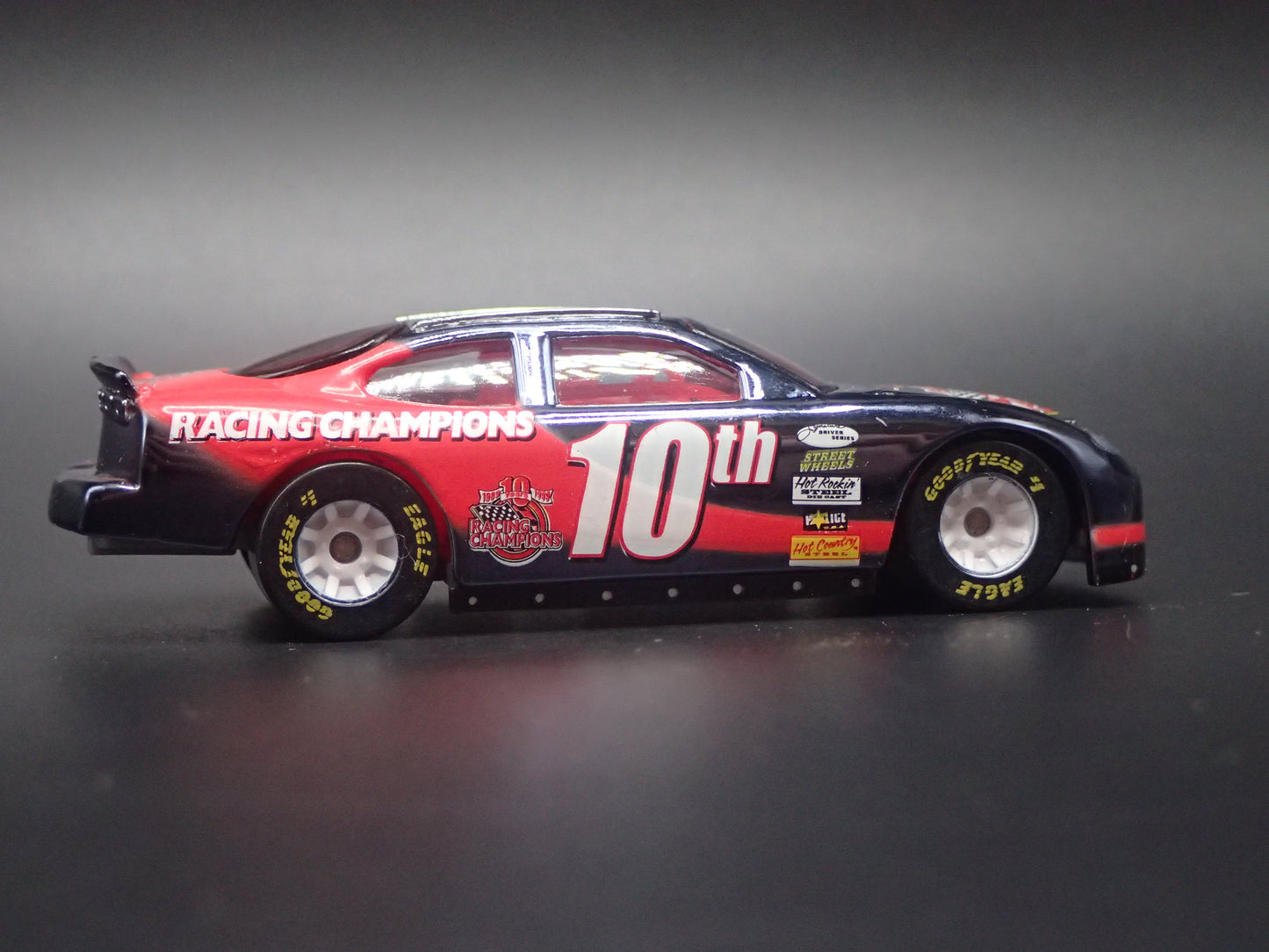 1999 99 FORD TAURUS 10TH ANV CHROME NASCAR 1/64 SCALE DIECAST MODEL CAR