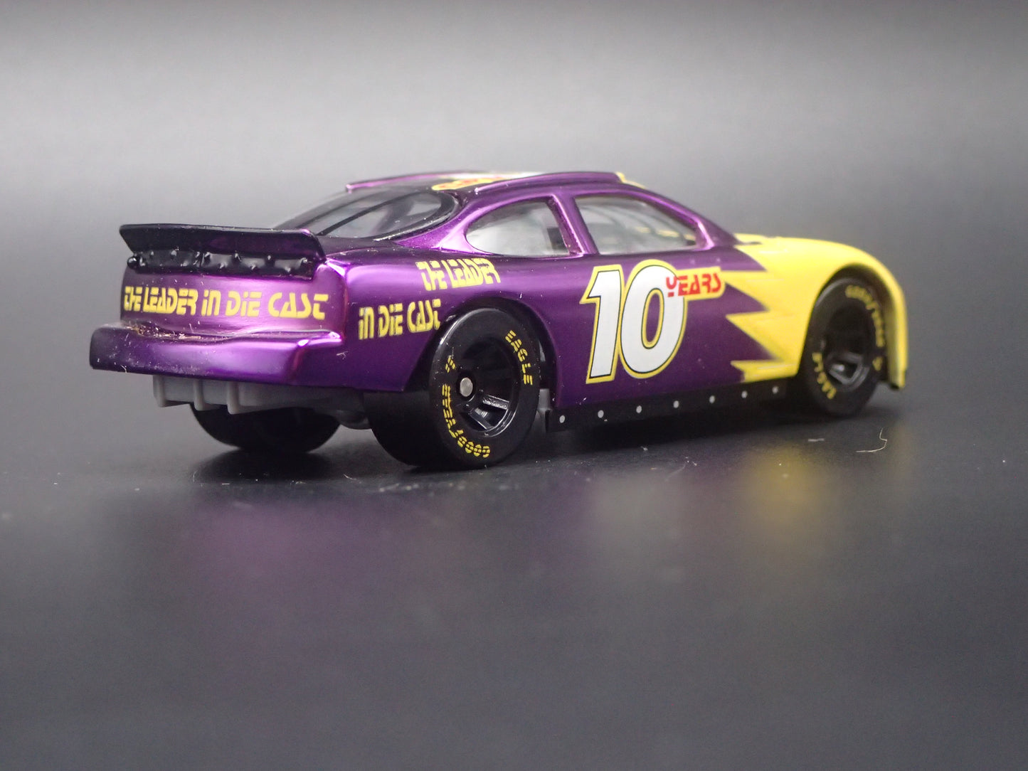 1999 99 FORD TAURUS 10TH ANV CHROME NASCAR 1/64 SCALE DIECAST MODEL CAR