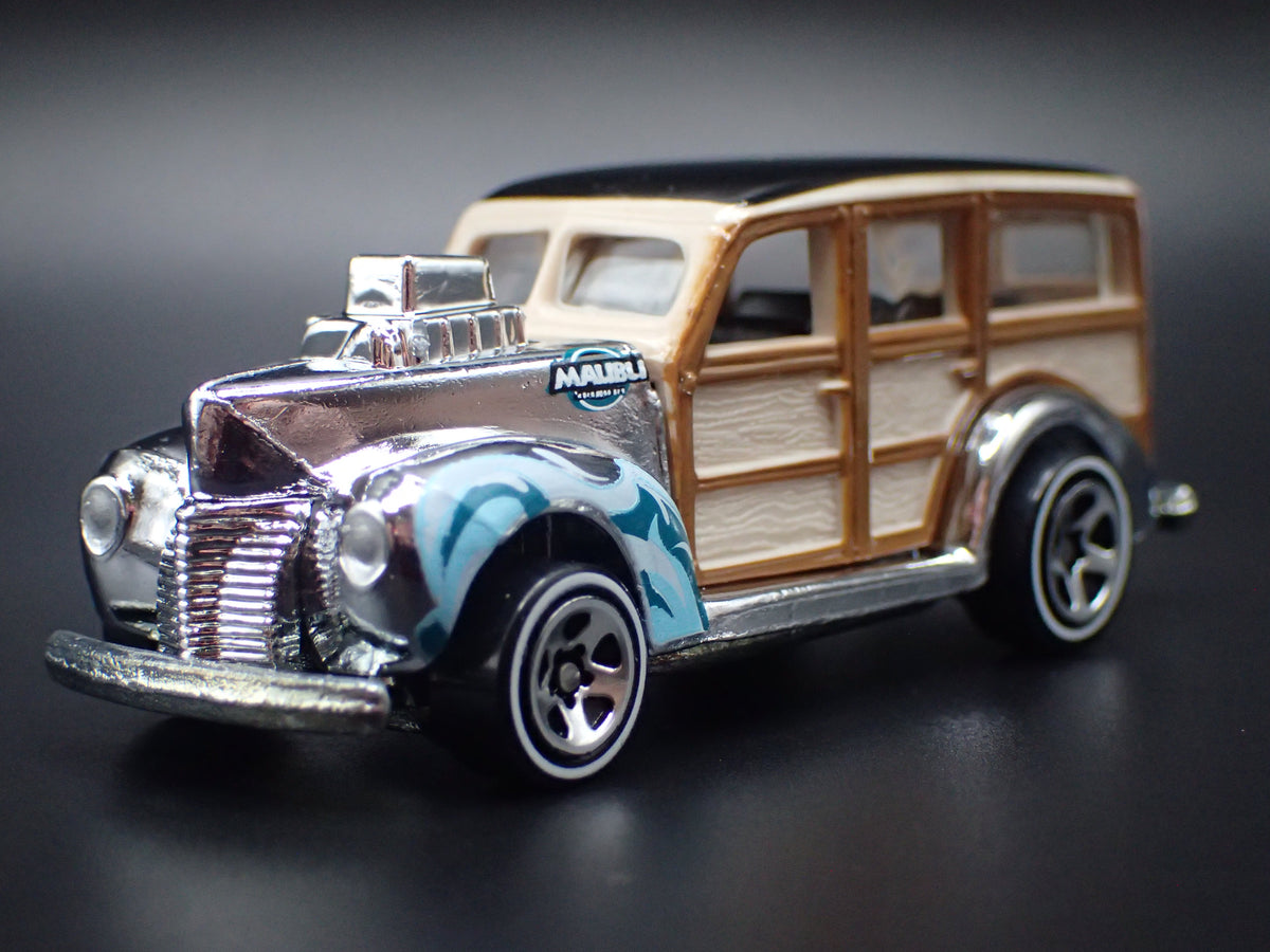 1940 40 FORD WOODIE WOODY STATION WAGON SILVER 1:64 SCALE DIORAMA DIECAST MODEL CAR