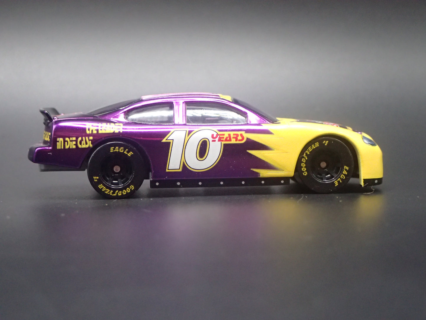 1999 99 FORD TAURUS 10TH ANV CHROME NASCAR 1/64 SCALE DIECAST MODEL CAR
