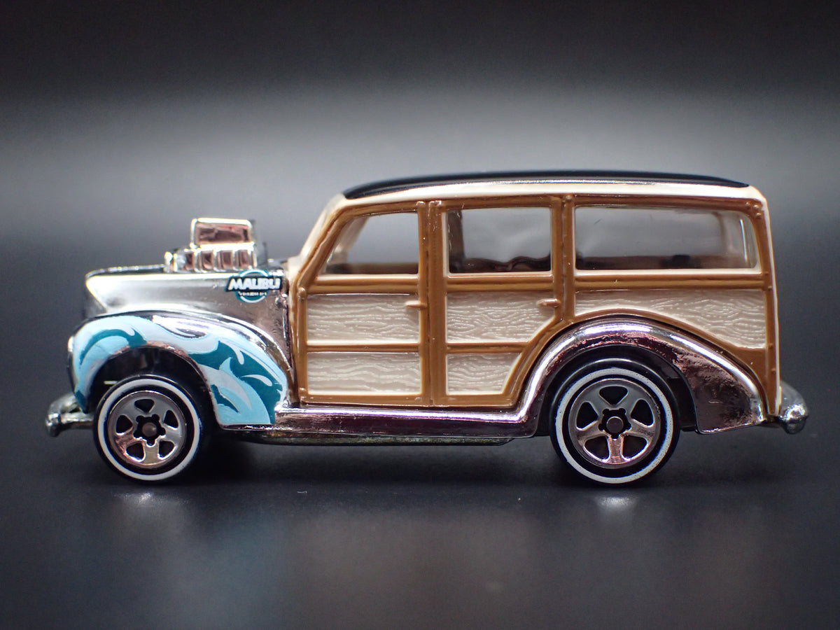 1940 40 FORD WOODIE WOODY STATION WAGON SILVER 1:64 SCALE DIORAMA DIECAST MODEL CAR