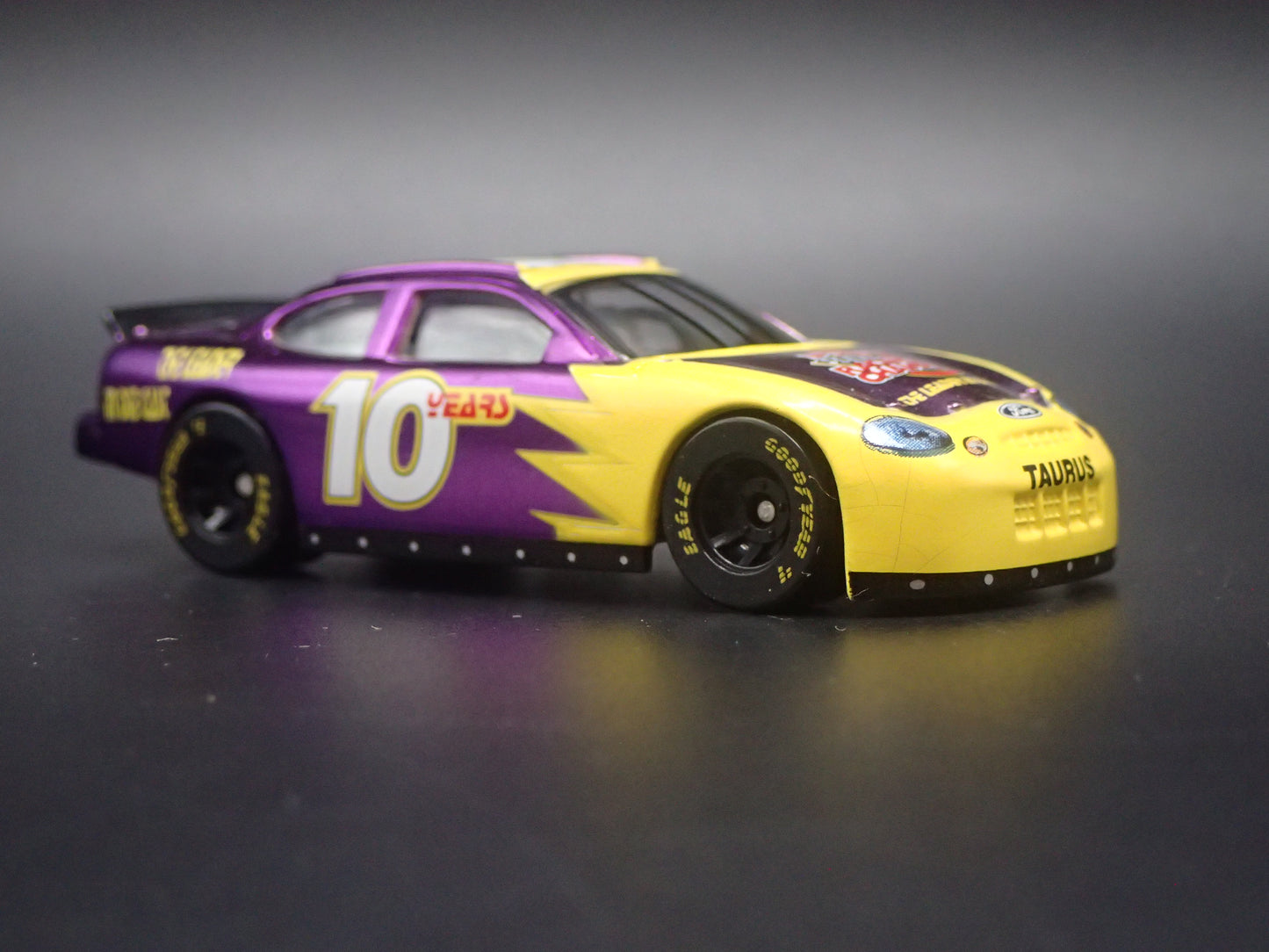 1999 99 FORD TAURUS 10TH ANV CHROME NASCAR 1/64 SCALE DIECAST MODEL CAR