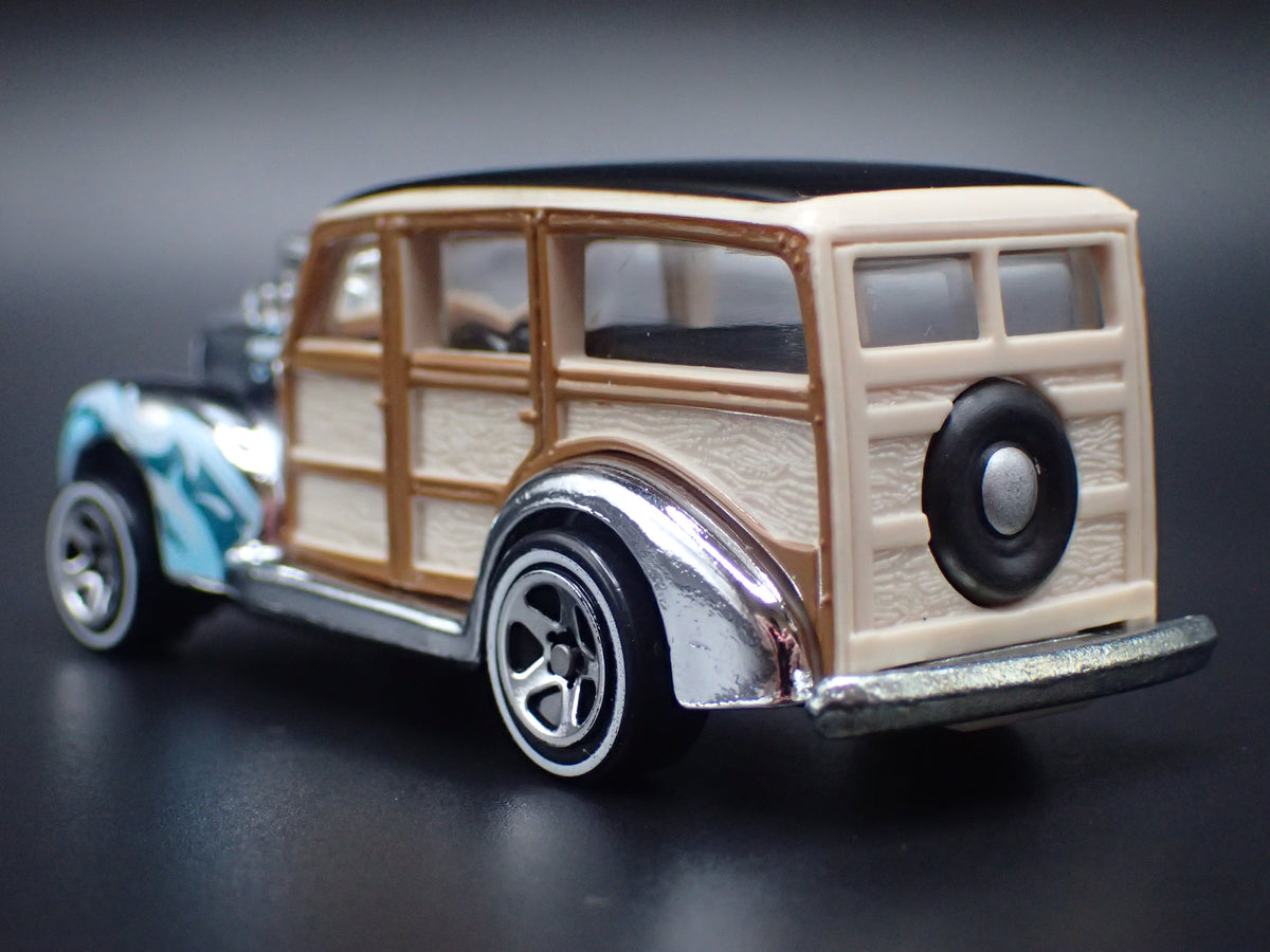 1940 40 FORD WOODIE WOODY STATION WAGON SILVER 1:64 SCALE DIORAMA DIECAST MODEL CAR