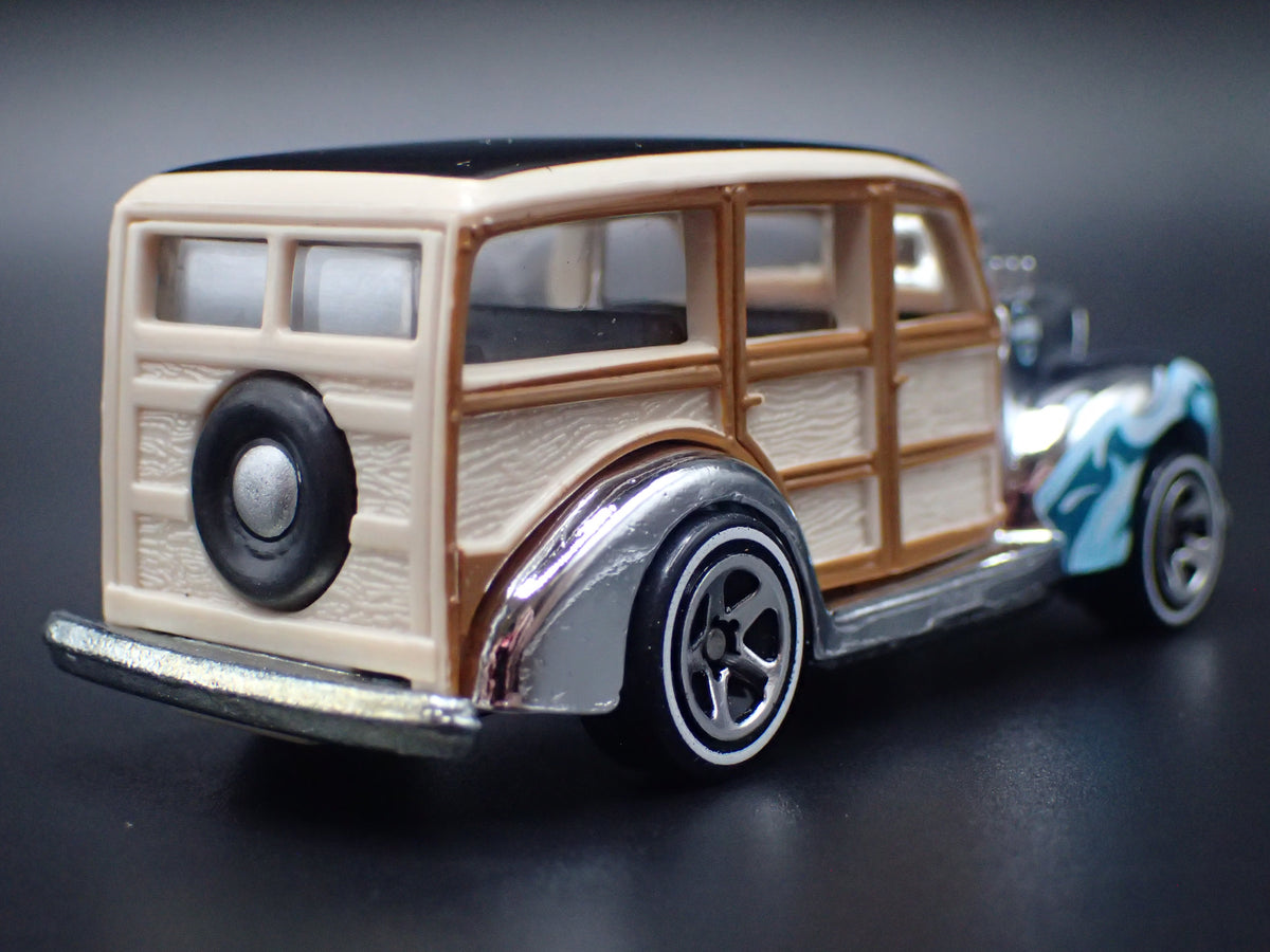 1940 40 FORD WOODIE WOODY STATION WAGON SILVER 1:64 SCALE DIORAMA DIECAST MODEL CAR