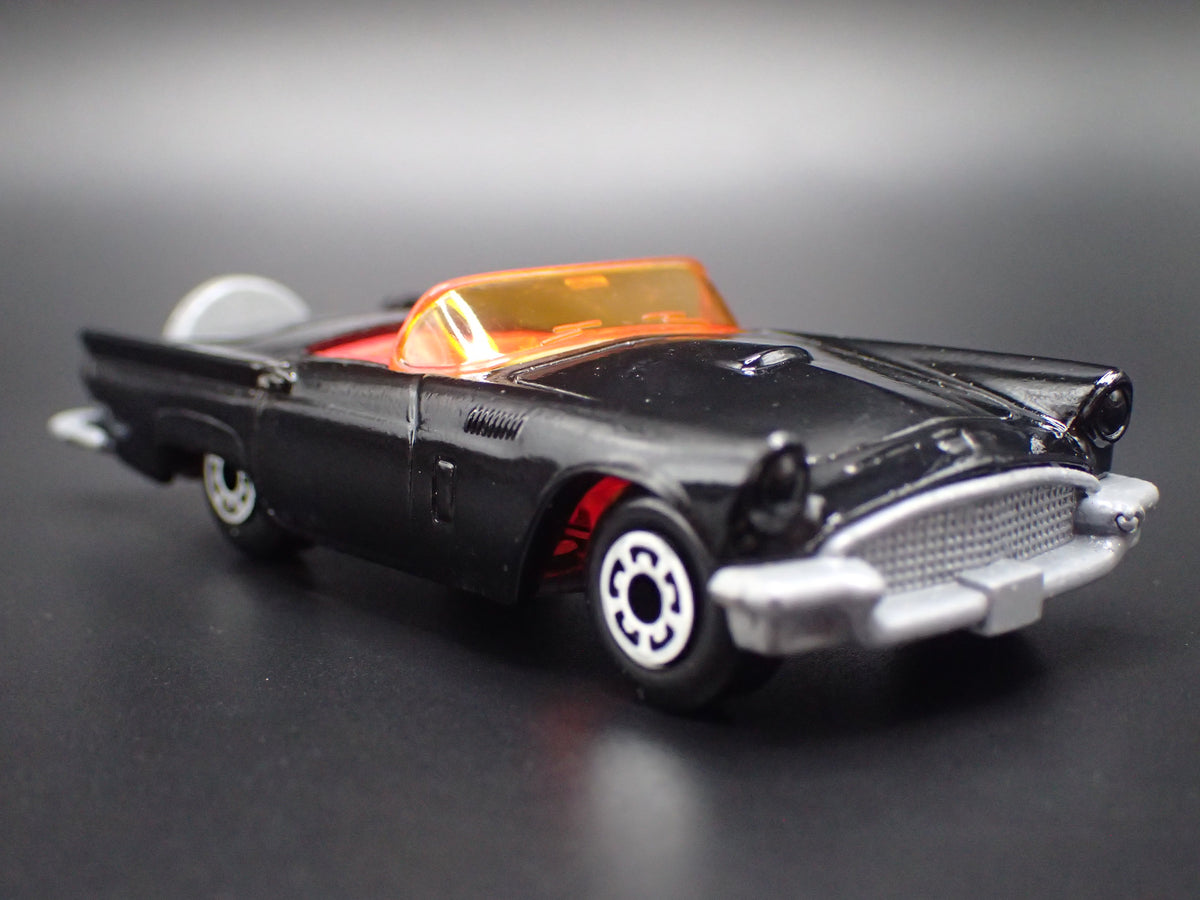 1957 57 FORD THUNDERBIRD TBIRD CONVERTIBLE 1:64 SCALE DIORAMA DIECAST MODEL CAR