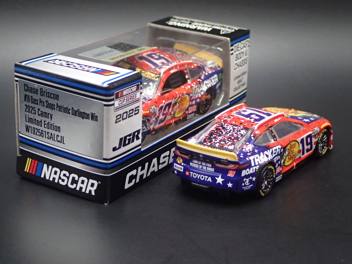 2025 TOYOTA CAMRY 19 CHASE BRISCOE BASS PRO NASCAR 1:64 SCALE DIECAST MODEL CAR
