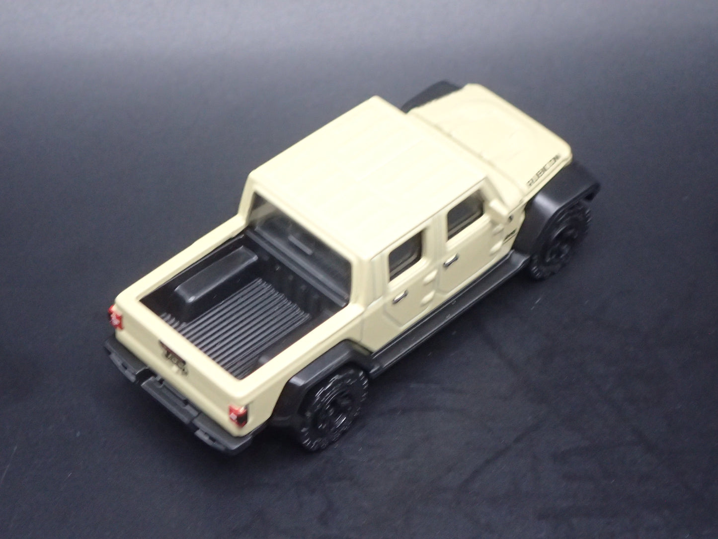 2020-2026 JEEP GLADIATOR PICKUP TRUCK JT 1:64 SCALE DIORAMA DIECAST MODEL CAR