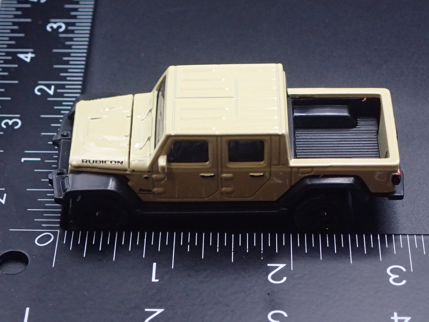 2020-2026 JEEP GLADIATOR PICKUP TRUCK JT 1:64 SCALE DIORAMA DIECAST MODEL CAR