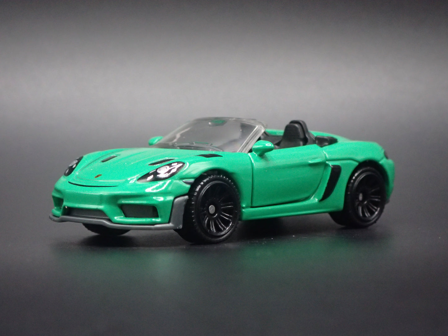 2022-2025 PORSCHE 718 SPYDER RS SUPER CAR 1:64 SCALE DIORAMA DIECAST MODEL CAR