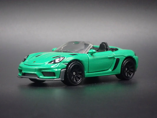 2022-2025 PORSCHE 718 SPYDER RS SUPER CAR 1:64 SCALE DIORAMA DIECAST MODEL CAR