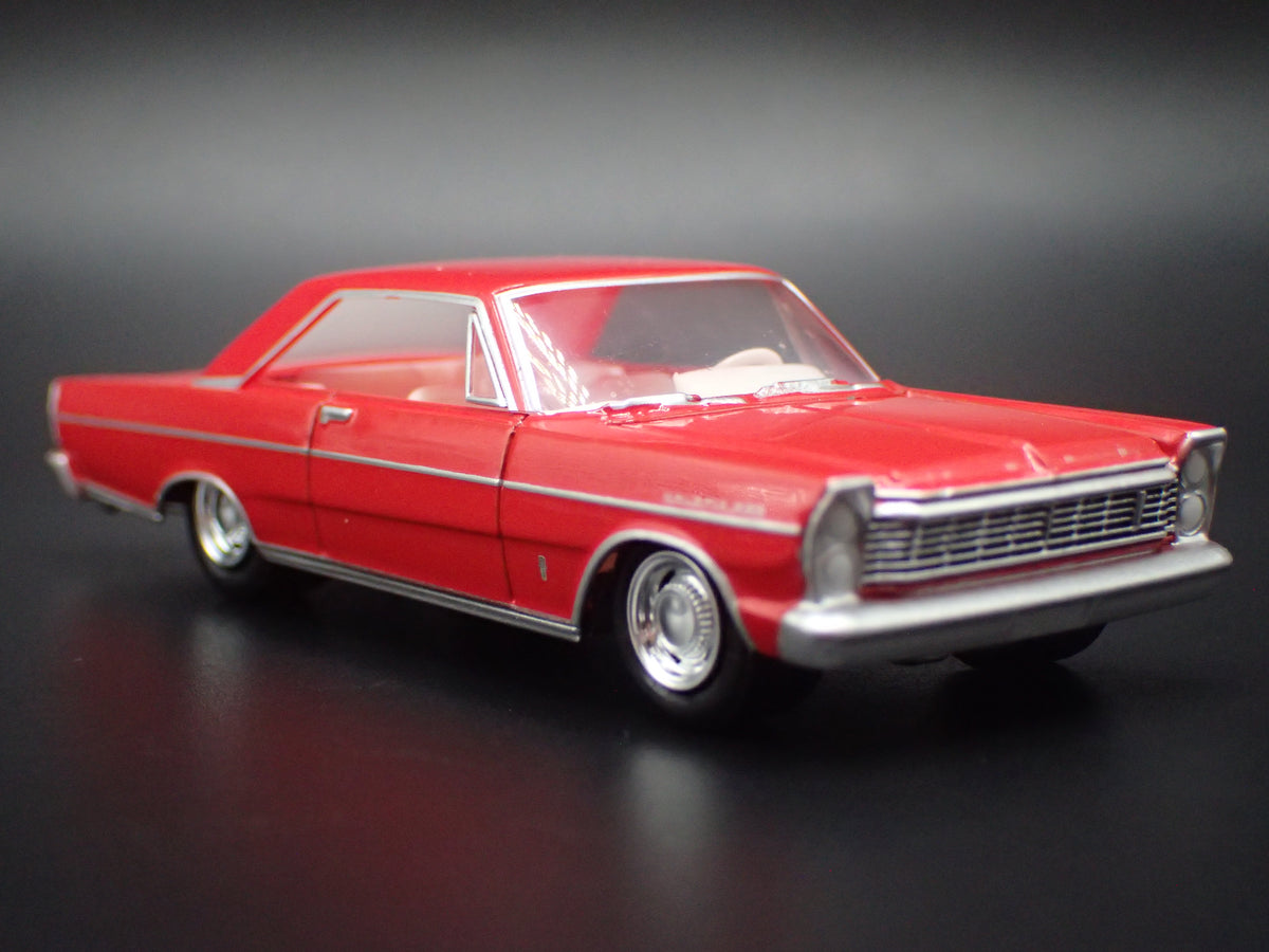 1965 65 FORD GALAXIE 500 RED 1/64 SCALE COLLECTIBLE DIORAMA DIECAST MODEL CAR