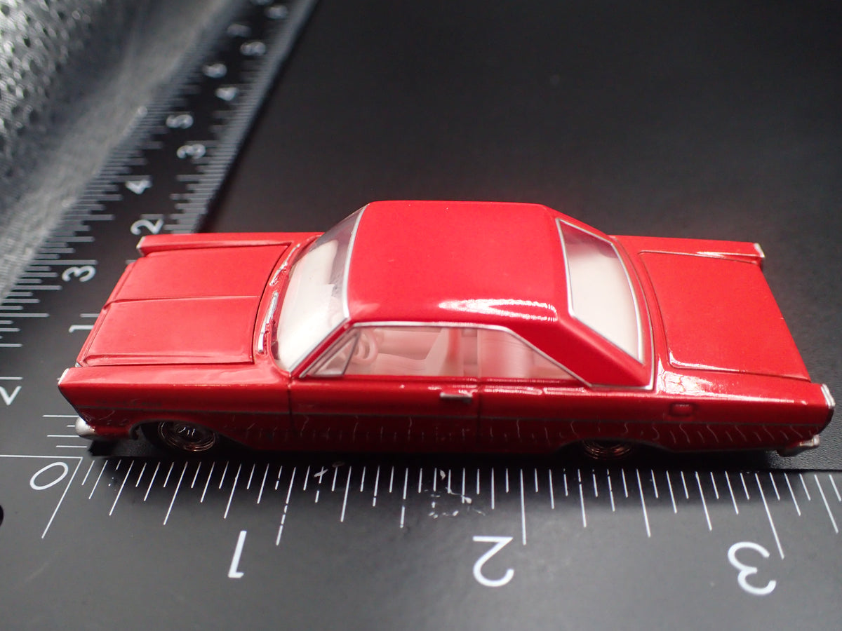 1965 65 FORD GALAXIE 500 RED 1/64 SCALE COLLECTIBLE DIORAMA DIECAST MODEL CAR