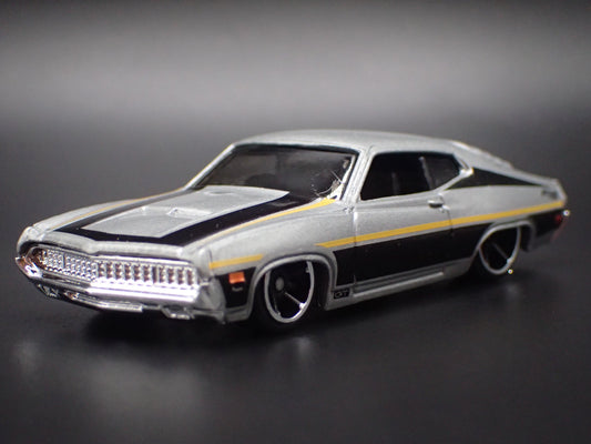 1970 70 FORD TORINO SILVER 1:64 SCALE COLLECTIBLE DIORAMA DIECAST MODEL CAR-Burning Rubber Toy Company