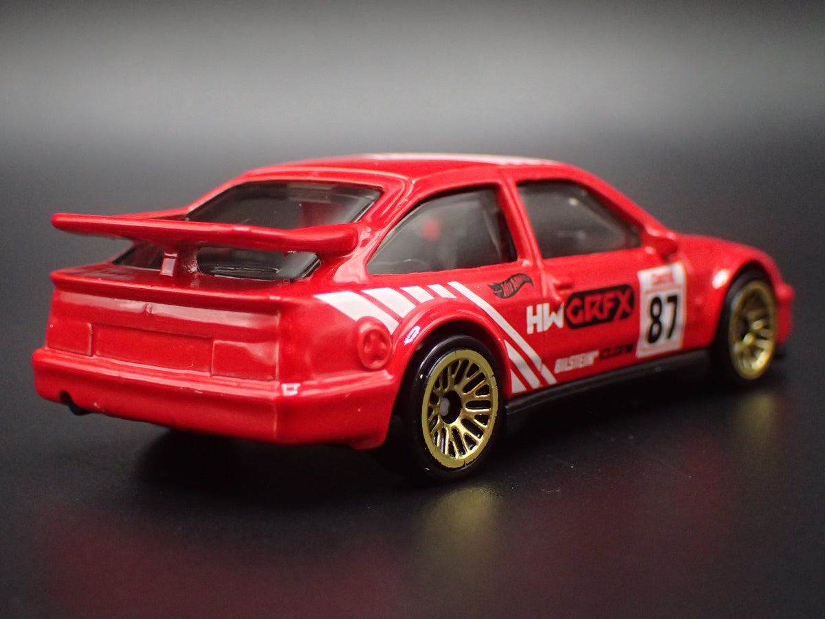 1987 87 FORD ESCORT COSWORTH 1:64 SCALE COLLECTIBLE DIORAMA DIECAST MODEL CAR