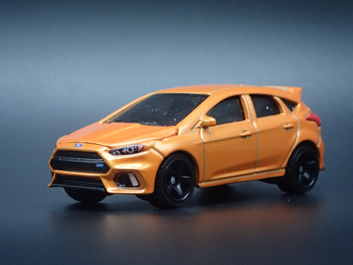 2011-2018 FORD FOCUS RS ORANGE 1:64 SCALE COLLECTIBLE DIORAMA DIECAST MODEL CAR
