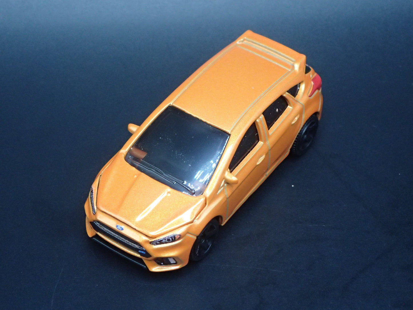 2011-2018 FORD FOCUS RS ORANGE 1:64 SCALE COLLECTIBLE DIORAMA DIECAST MODEL CAR