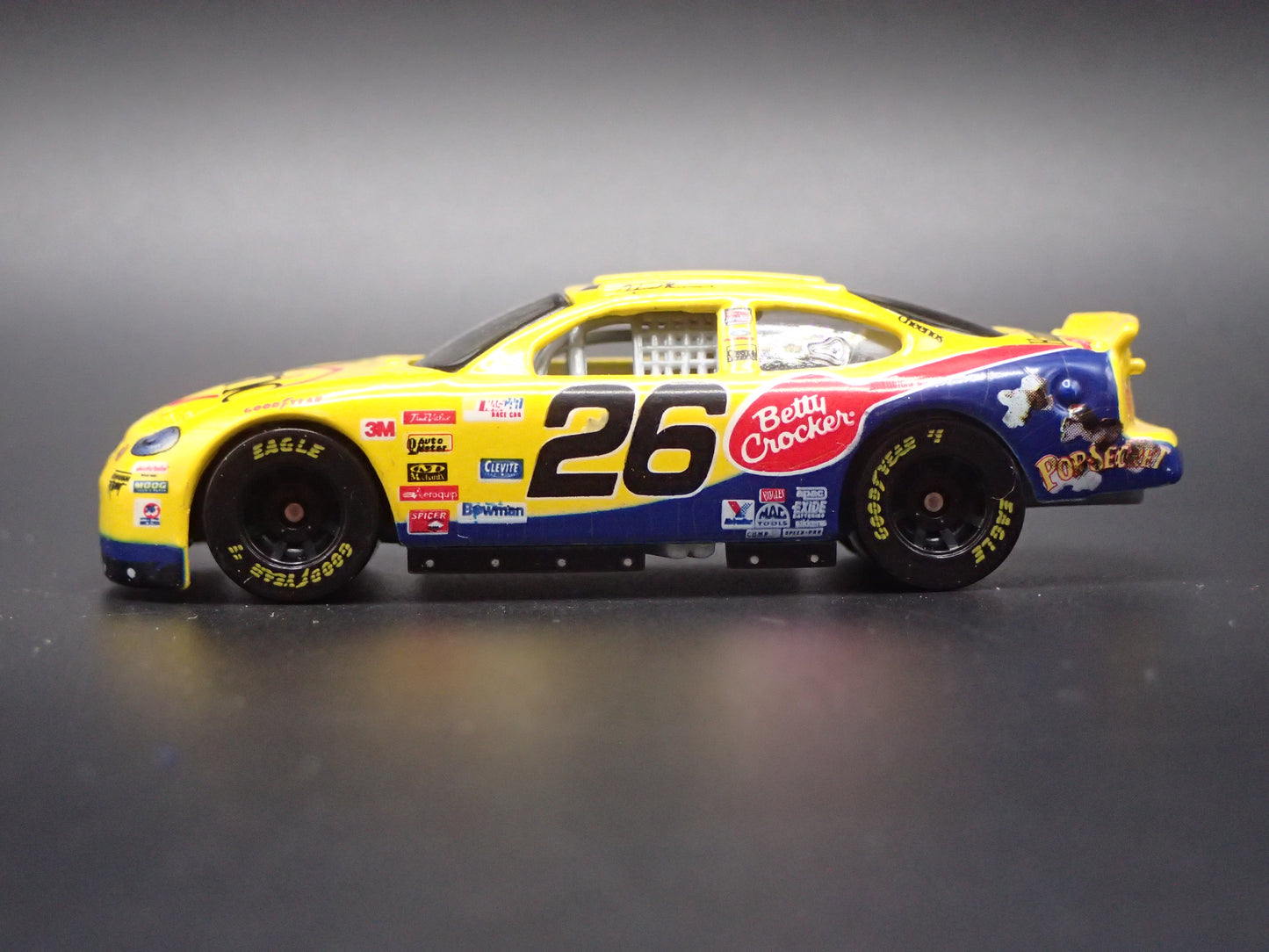 1999 99 FORD TAURUS 26 JOHNNY BENSON JR NASCAR 1/64 SCALE DIECAST CAR