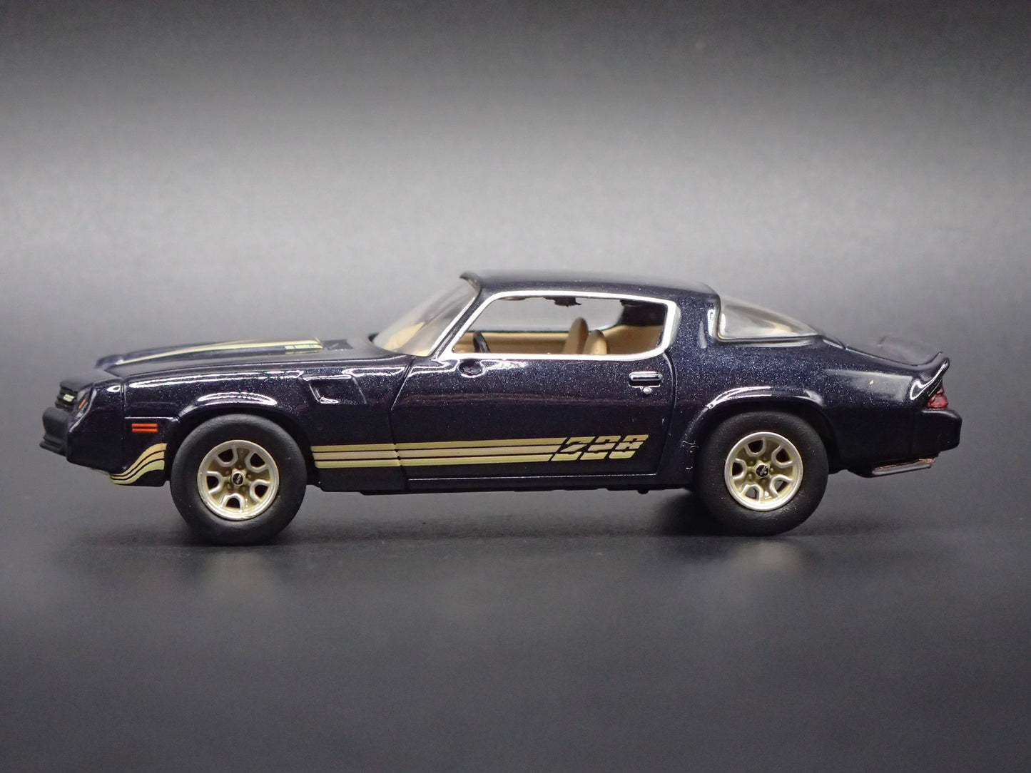 1981 81 CHEVY CHEVROLET CAMARO Z28 BLUE 1:64 SCALE DIORAMA DIECAST MODEL CAR