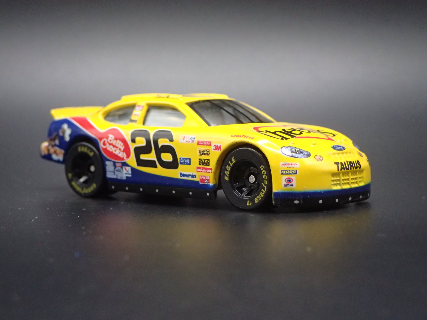 1999 99 FORD TAURUS 26 JOHNNY BENSON JR NASCAR 1/64 SCALE DIECAST CAR