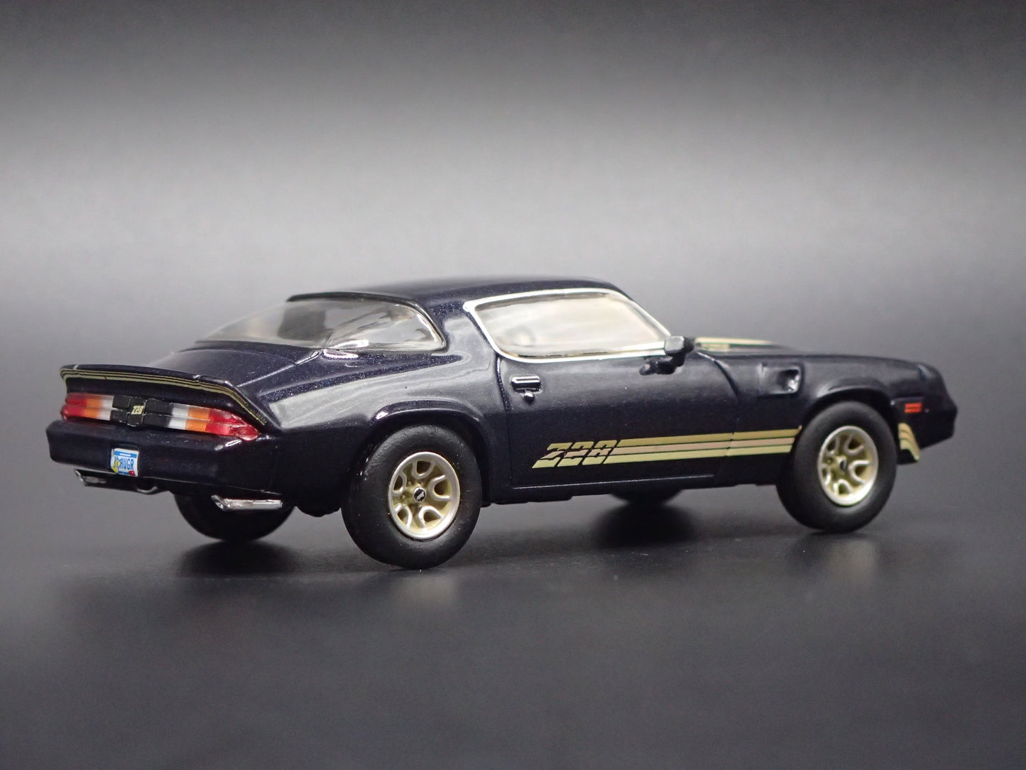 1981 81 CHEVY CHEVROLET CAMARO Z28 BLUE 1:64 SCALE DIORAMA DIECAST MODEL CAR
